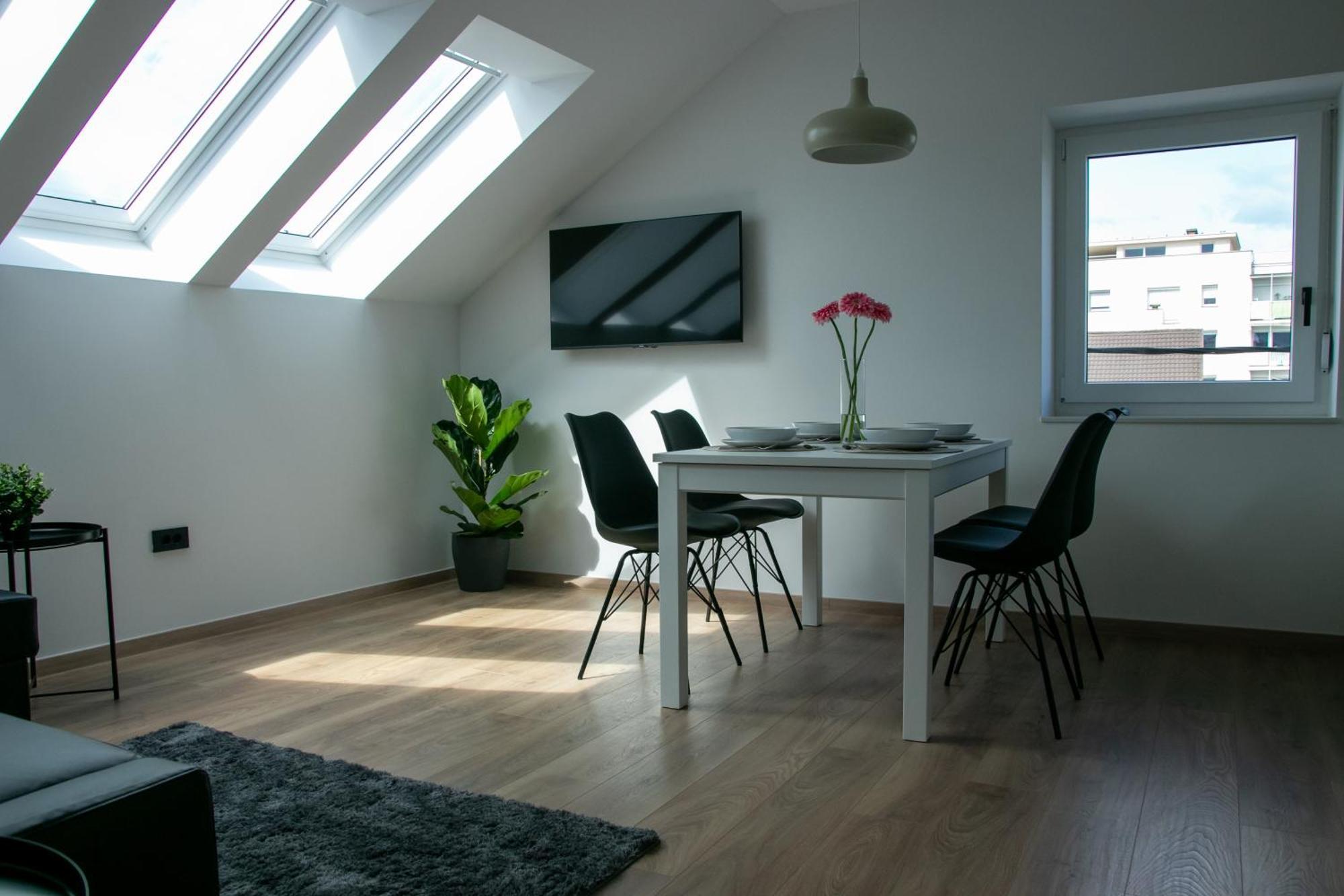 Black&white Apartment